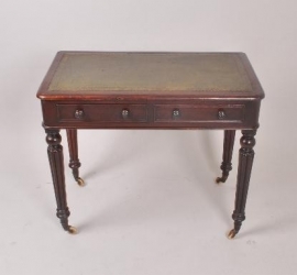 Antieke bijzettafels / Sidetable of kleine schrijftafel in mahonie ca. 1880 (No.78326)