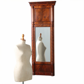 Biedermeier spiegel ca 1835 met onder en boven een bloemmahonie paneel getorste zuilen langszij (No.985587) - Hoogte 1,70 m