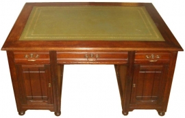 Antieke bureaus / Antiek bureau met groen leer (No.78213)