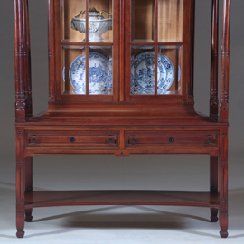 Salonmeubel Vitrinekast of Display cabinet, vermoedelijk van of omgeving Van Den Bosch en Berlage (No.270705)