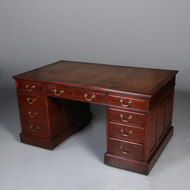 Massief mahonie bureau met leer ingelegd ca 1850 Engeland met 8 laden (No.461005)