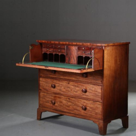 Antieke kast / Commode ca. 1800 met bureaulade met 3 grote laden, 8 kleine lades, deurtje en 8 postvakjes (No.591032)