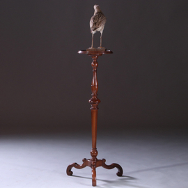 Hollandse hoge lampetafel, piedestal of gueridon ca 1890 notenhout (No.222135)