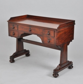 Antieke bureaus / Victoriaanse damesbureau /  schrijftafel met 5 laden ca. 1865 (No.86510)