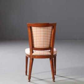 Antieke stoelen / Stel van 7 Louis Seize stoelen  ±1800 waarvan 1 met armleuningen (No.831767)