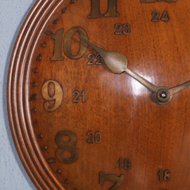 Zenith wandklok vroeg serie nummer ca 1915  ronde bolle kast met 24-uur aanduiding (No.661153)