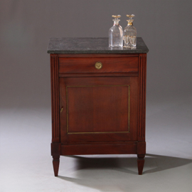 Antieke kasten / Versmalde penant kast met één deur ca 1825 mahonie met marmer (No.911805)