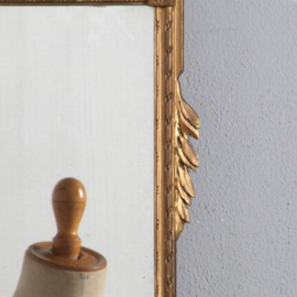 Antieke spiegel / klein Louis Seize stijl spiegeltje ca. 1875 met kwasten in het kroontje (No.762445)