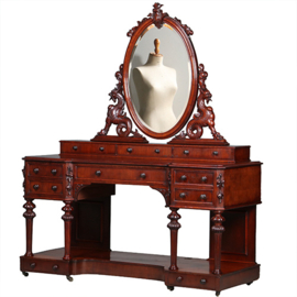 Rijk uitgevoerde Victoriaanse breakfront kaptafel of dresser met kantelspiegel en 10 laden (No.461550)