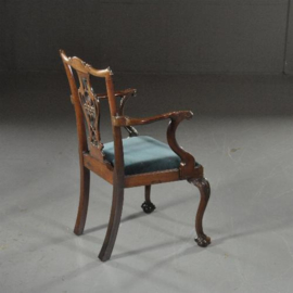 Antieke stoelen / Stel van 10 donkere mahonie eetkamerstoelen 2 met armleuningen ca. 1900 stoffering naar wens. (No.532124)