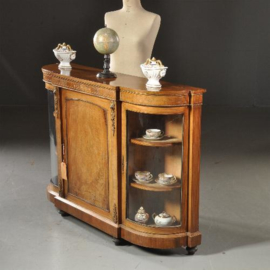 Antieke kast /  Blonde noten vitrinekast / Credenza met ca. 1880 met kwart ronde gebogen vintrines (No.472058)