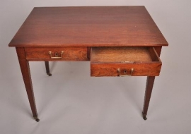 antieke bureaus / kleine Hollandse schrijftafel in mahonie ca. 1790 (No.78317)