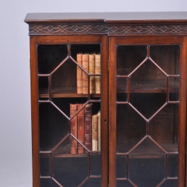 Antieke kast / Lage Engelse break front boekenkast mahonie ca.1910 4-deuren (No.480509)