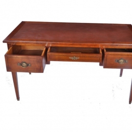 Antieke bureaus / notenhouten bureau met leer brons en inlegwerk ca. 1955 Rondom fraai afgewerkt (No.532501)