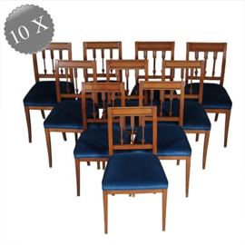 Historisch mooie stoelen inclusief stoffering naar wens!