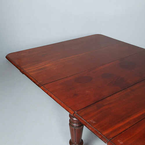 Lange brede eetkamertafel of vergadertafel tot 2.7 m. voor 14 familieleden of 10 collega's (No.303015)