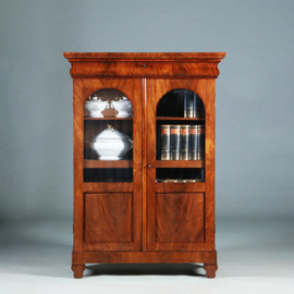 Biedermeier boekenkastje met getoogde ruiten uitneembare bespanning ca 1830 mahonie (No.280320)