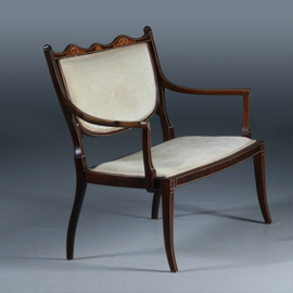 Bijzonder elegant bankje in Hepplewhite ca. 1880 incl. bekleding naar wens.  (No.291301)