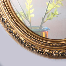 Antieke spiegel / Ovale ornamentlijst in goud ca. 1900 met een geslepen facet (No.762454)
