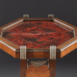 Antieke bijzettafel / Franse art deco tafel in notenhout met schildpad en deels zilver gekleurd  (No.731121)