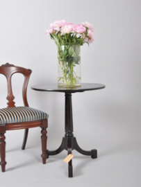 Antieke bijzettafels / Hollandse Cuba mahonie wijntafel ca. 1870 in Louis Seize stijl  (No.86501)
