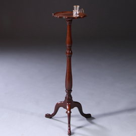 Hollandse lampetafel gueridon ca 1880 met geschulpt blad in mahonie  (No.222125)