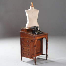 Antieke bureaus / Edwardian Davenport ca. 1900 met subtiel inlegwerk en veel vakjes (No.841266)
