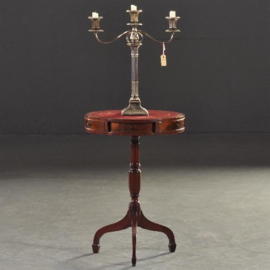 Antieke bijzettafels / Stel van 2 revolving drumtables ca. 1930 met rood leer en elk 3 laden (No.212250)
