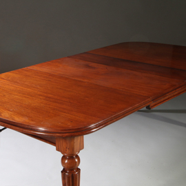 Engelse mahonie wind out table ca 1870 met slinger en twee bladen tot 2,39 m. (No.951430)