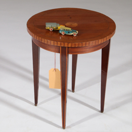 Antieke bijzettafels / Ronde satijnhouten bijzettafel ca 1910 in Louis Seize stijl (No.901230)
