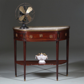 Lodewijk XVI wandtafel met marmer blad met bronzen galerijtje ca 1790 (No.260670)