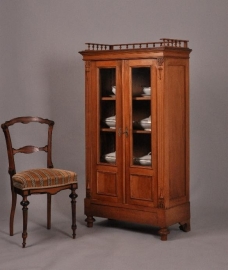 Antieke kast / Hollands notenhouten boekenkastje / servieskastje ca. 1885 (No.86580)