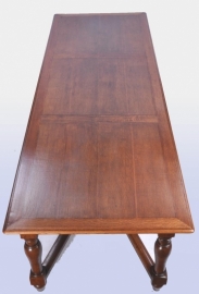 Antieke tafel / Lange stoere doorleefde tafel 3.20 m. 1890-1900 met zowel vergader- als keukenkwaliteiten (No.561201)