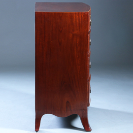 Commode met gebogen front bronzen ladentrekkers en ingelegde biezen ca 1830 (No.222115)