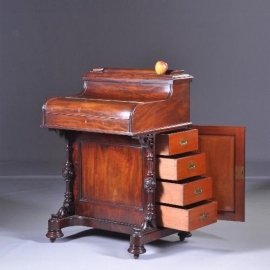 Antieke bureaus / Davenport secretaire met geheime Harlequin pop up vakjes ca. 1845 (No.891403)