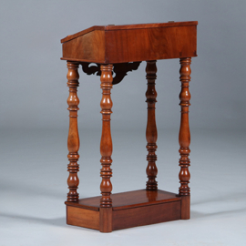 Kleine lezenaar mahonie Willem III met klep en gedraaide pootjes ca 1860 (No.431505)