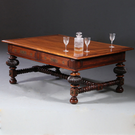 Portugese tafel ca 1800  verlaagd tot salontafel met 2 laden en brons beslag (No.911840)