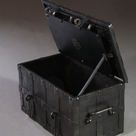 Antiek Varia / Neurenberger Geldkist Strongbox of Armada 18e eeuw (No.863155)