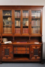 Antieke kast / zeer brede bibliotheekkast / servieskast ca. 3,4m. Victoriaans / Edwardian (No.500706)