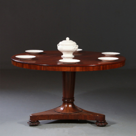 Antieke tafels / Grote ronde eetkamertafel massief mahonie ca 1850 voor 6 personen (No.891565)