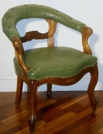 Antieke bureaustoel met groen leer (No.79122)