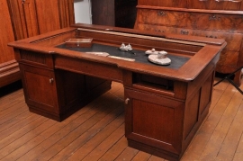 Antieke bureaus / Groot herenbureau met mechanische opruimfunctie ca. 1920 (!) (No.86584)