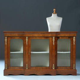 Credenza vitrine met 3 beglaasde deuren ca 1870 notenhouten fraaie nerf (No.230220)