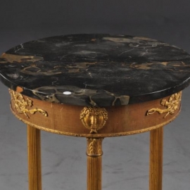 Antieke bijzettafels / Lampentafel of plantentafel met marmer hout en veel brons ca. 1885 (No.632363)