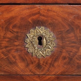 Antieke kast / Kleine Empire stijl commode ca. 1910 in mahonie met bloemmahonie en brons (No.882912)