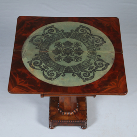 Hollandse speeltafel of wandtafel op kolompoot ca 1830 in mahonie (No.282505)