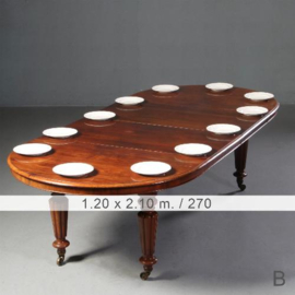 Antieke tafel / Nét binnen 4 Engelse tafels div.  prijzen en maten allen met originele bladen (No.643060) 