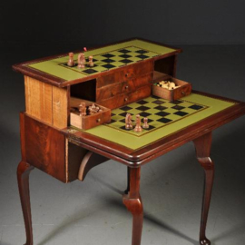 Antieke bijzettafels / Speeltafel en schaaktafel met bureau en lezenaar Rococo ca. 1755 (No.181662)