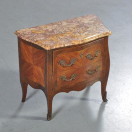 Antiek Varia / Tafelkastje / miniatuur commode of meesterstukje ca. 1910 in noten met marmer (No.411567)