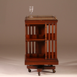 Antieke boekenmolen / Engelse revolving bookcase ±1875 mahonie met messing hekwerkje (No.892990)